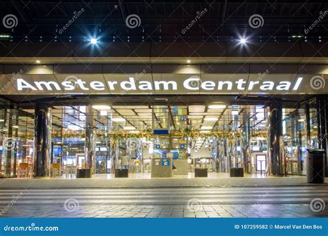 amsterdam centraal shops